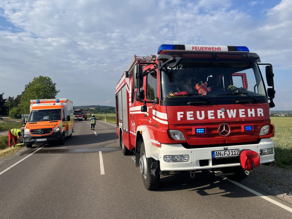 VU Person Eingeklemmt Freiwillige Feuerwehr Stadt Herrieden